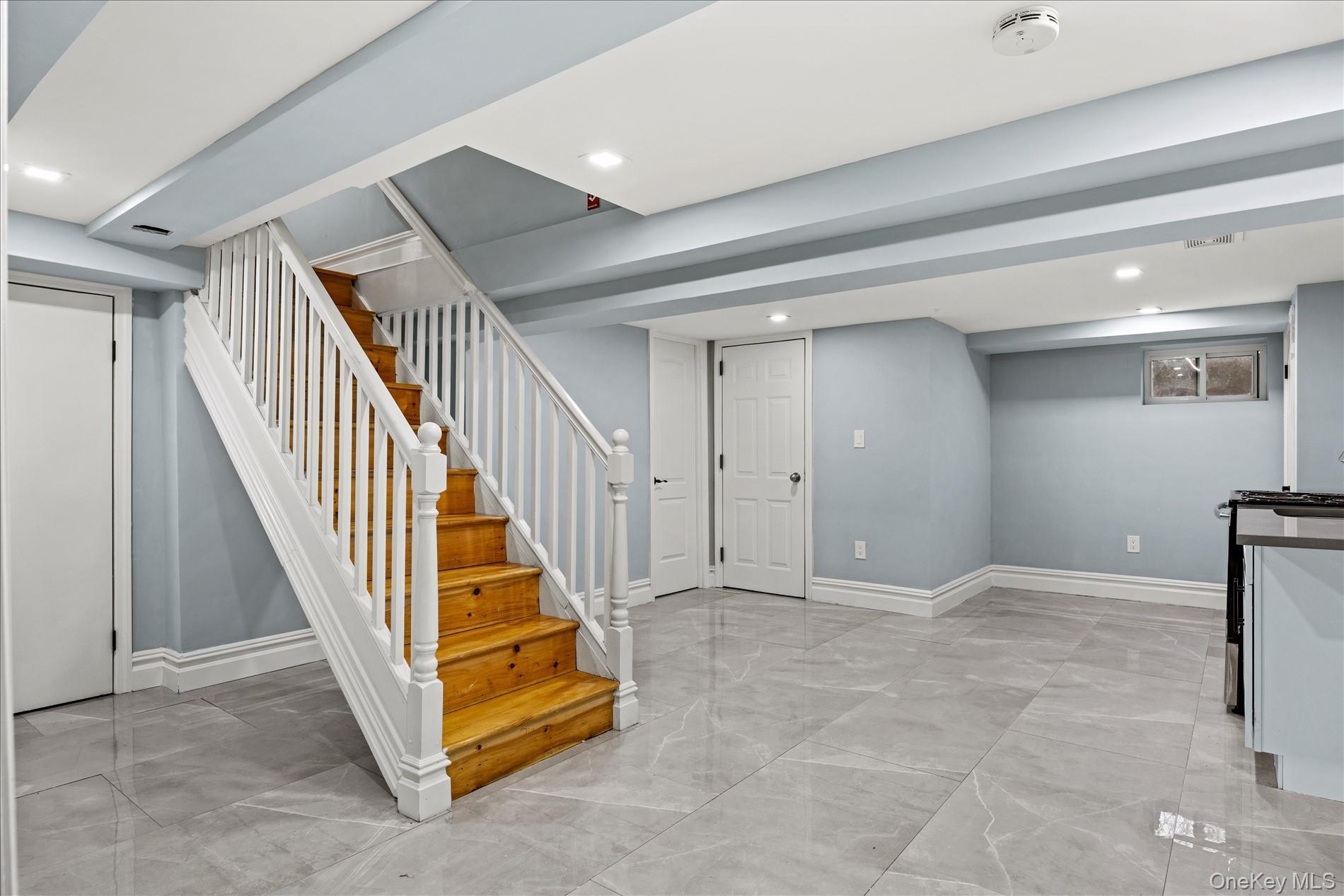 Single Family Brook Lane Nassau County, NY 11023, MLS-989357-28