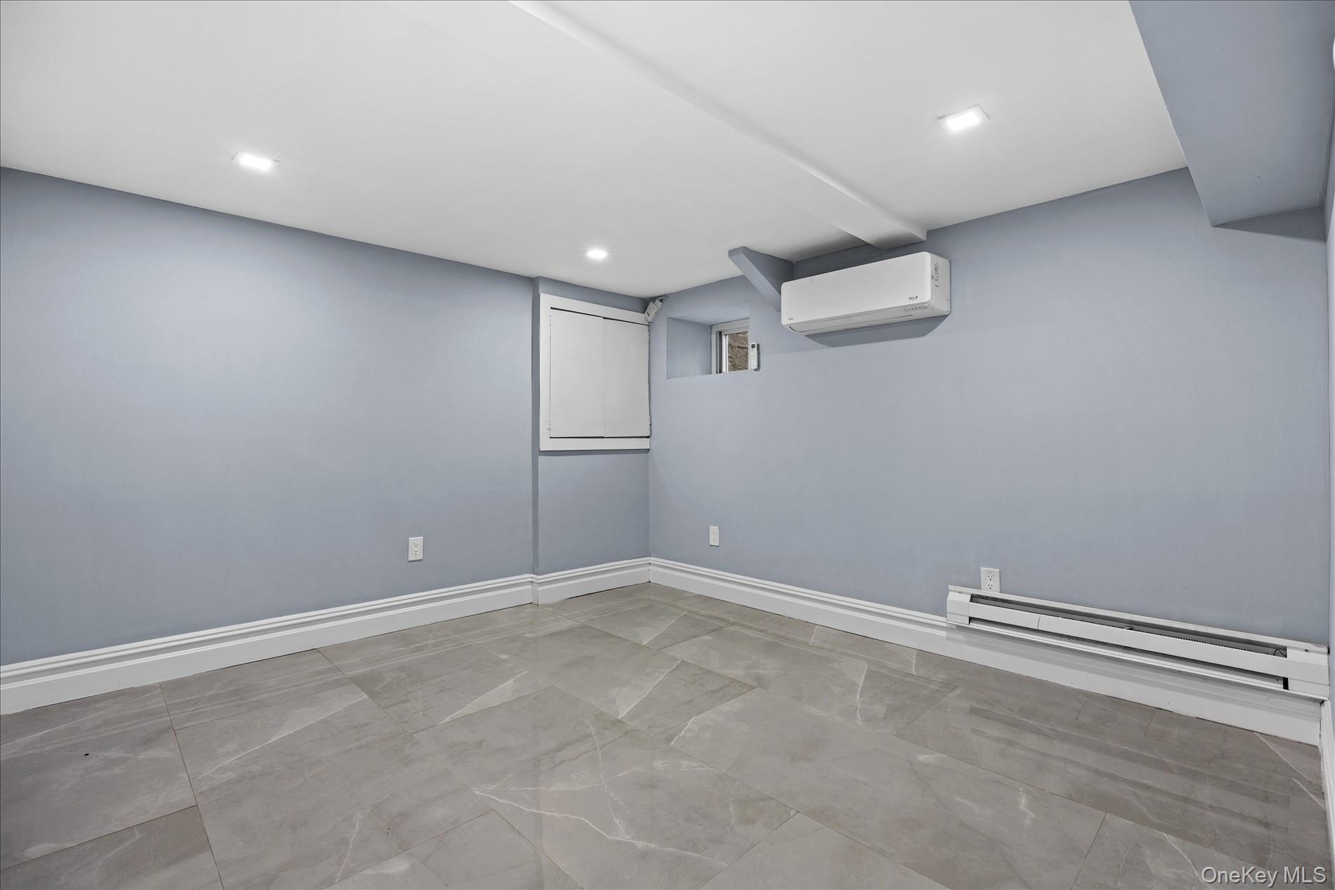 Single Family Brook Lane Nassau County, NY 11023, MLS-989357-31