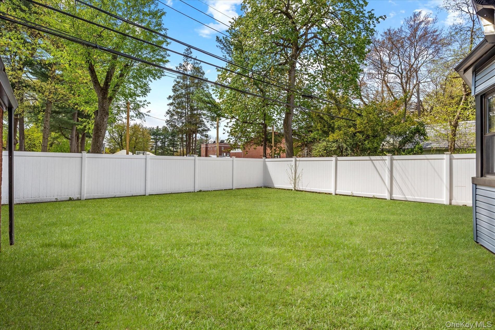 Single Family Brook Lane Nassau County, NY 11023, MLS-989357-33