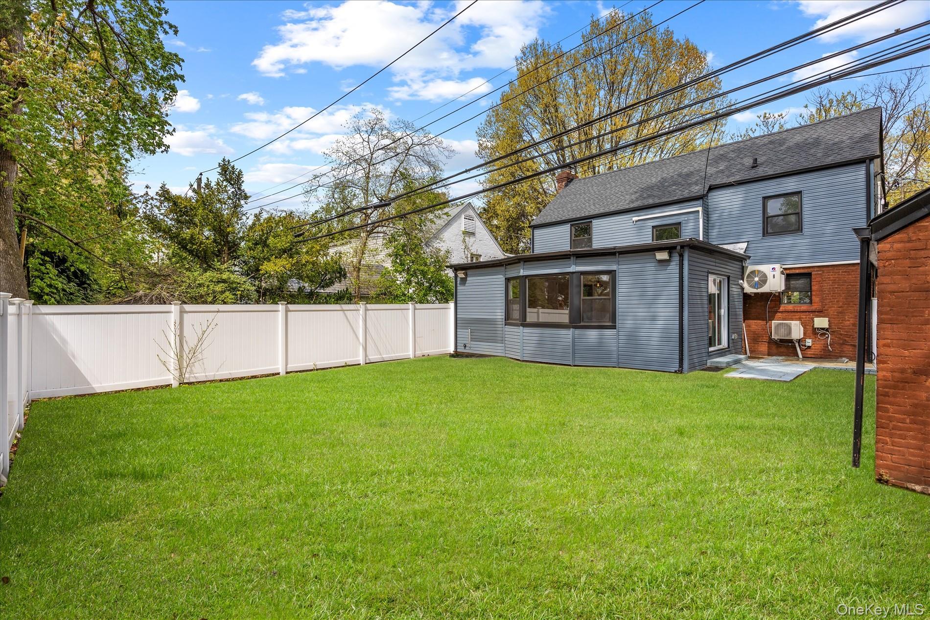Single Family Brook Lane Nassau County, NY 11023, MLS-989357-34