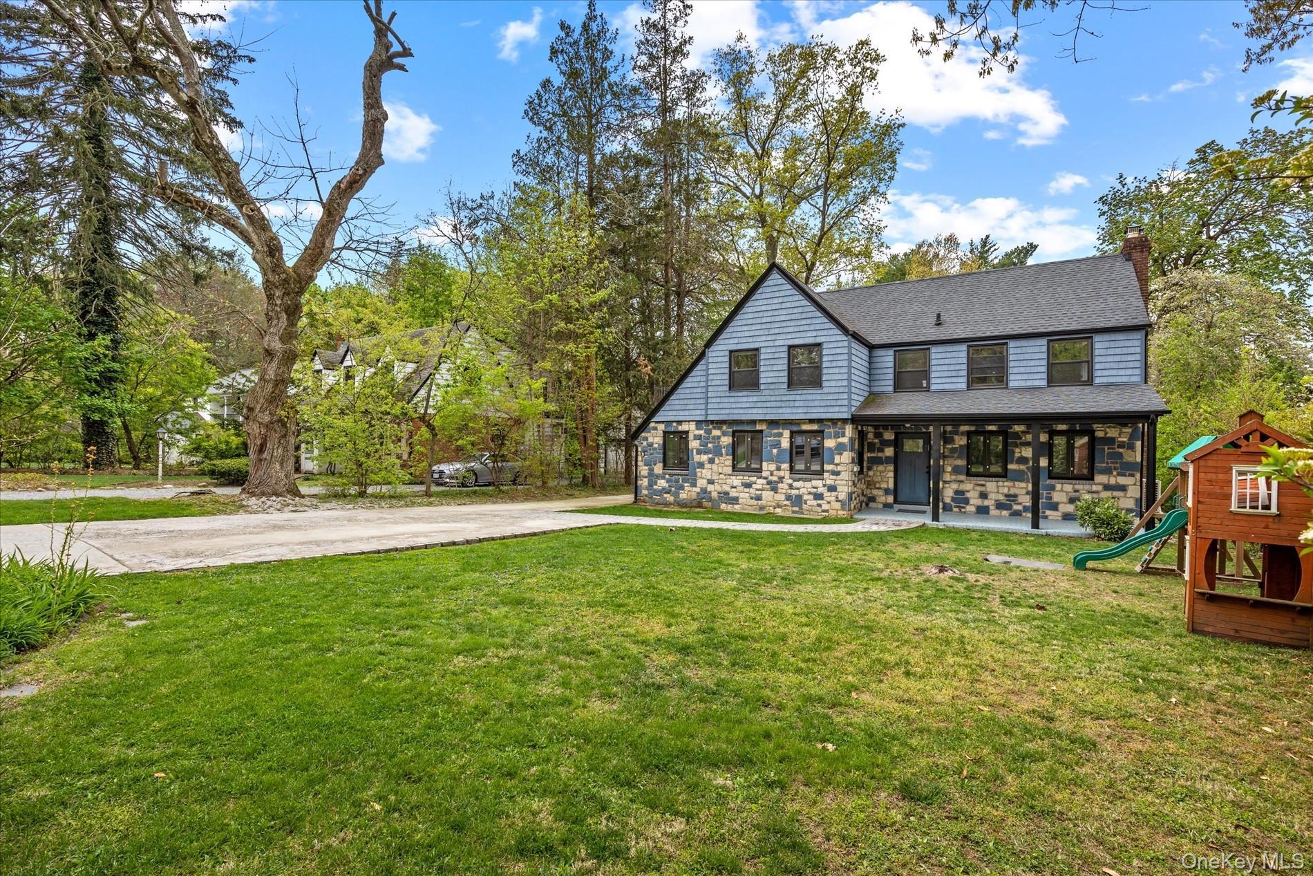 Single Family Brook Lane Nassau County, NY 11023, MLS-989357-38