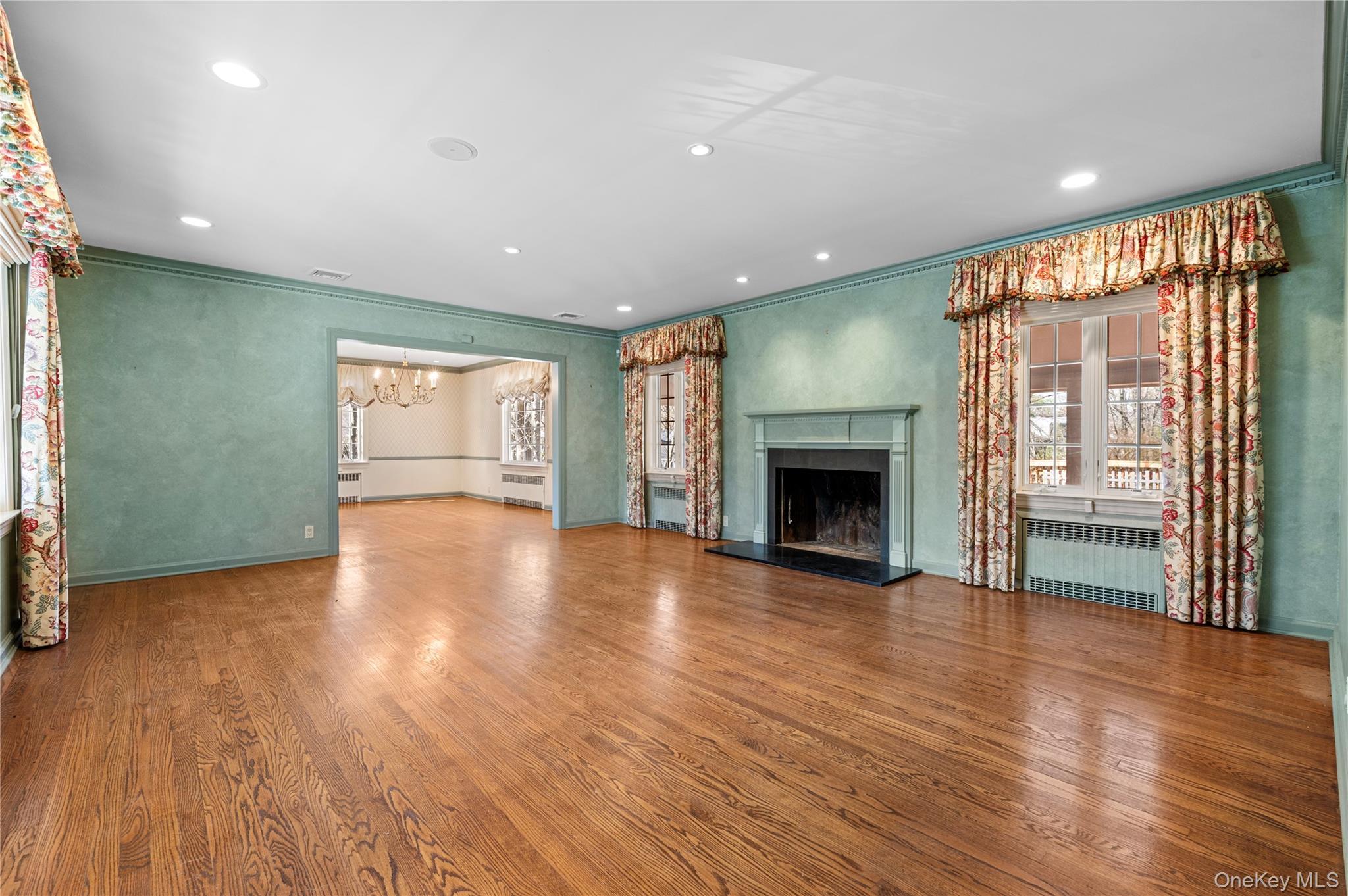 Single Family Hickory Hill  Nassau County, NY 11576, MLS-989479-4