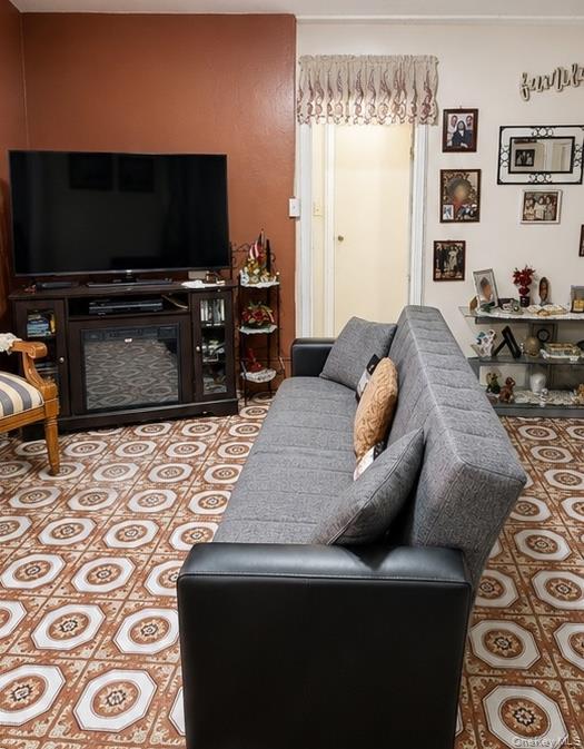 Coop Fordham Hill Oval Bronx, NY 10468, MLS-989500-3