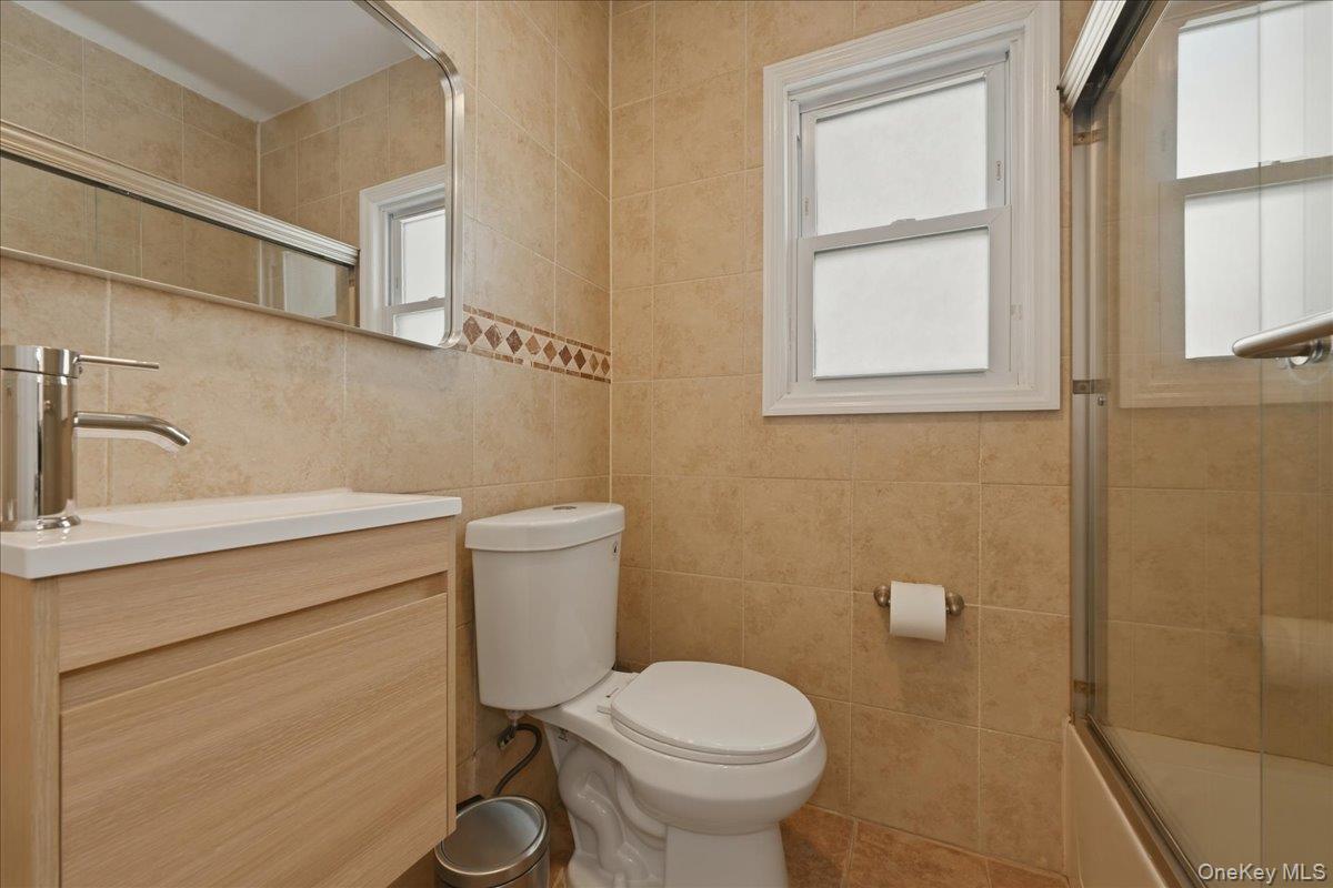 Single Family Linden  Nassau County, NY 11552, MLS-989549-11