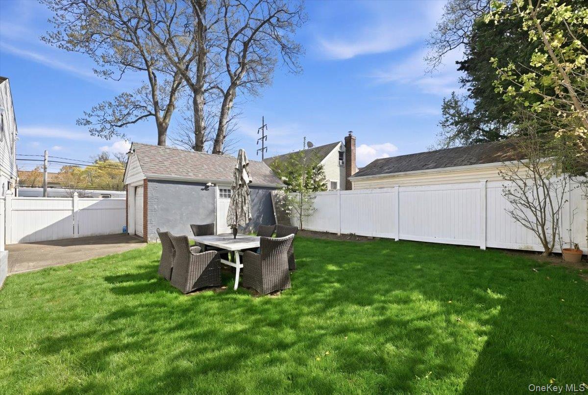 Single Family Linden  Nassau County, NY 11552, MLS-989549-19