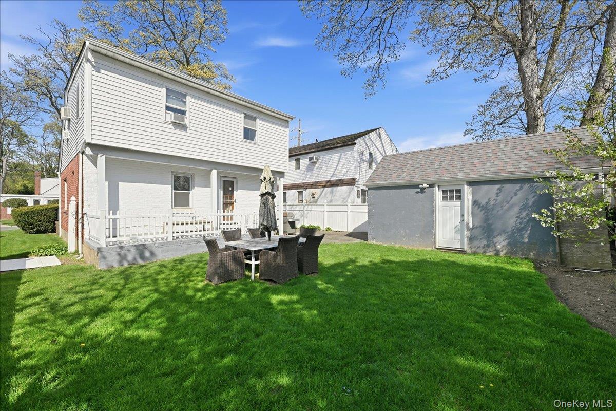 Single Family Linden  Nassau County, NY 11552, MLS-989549-20