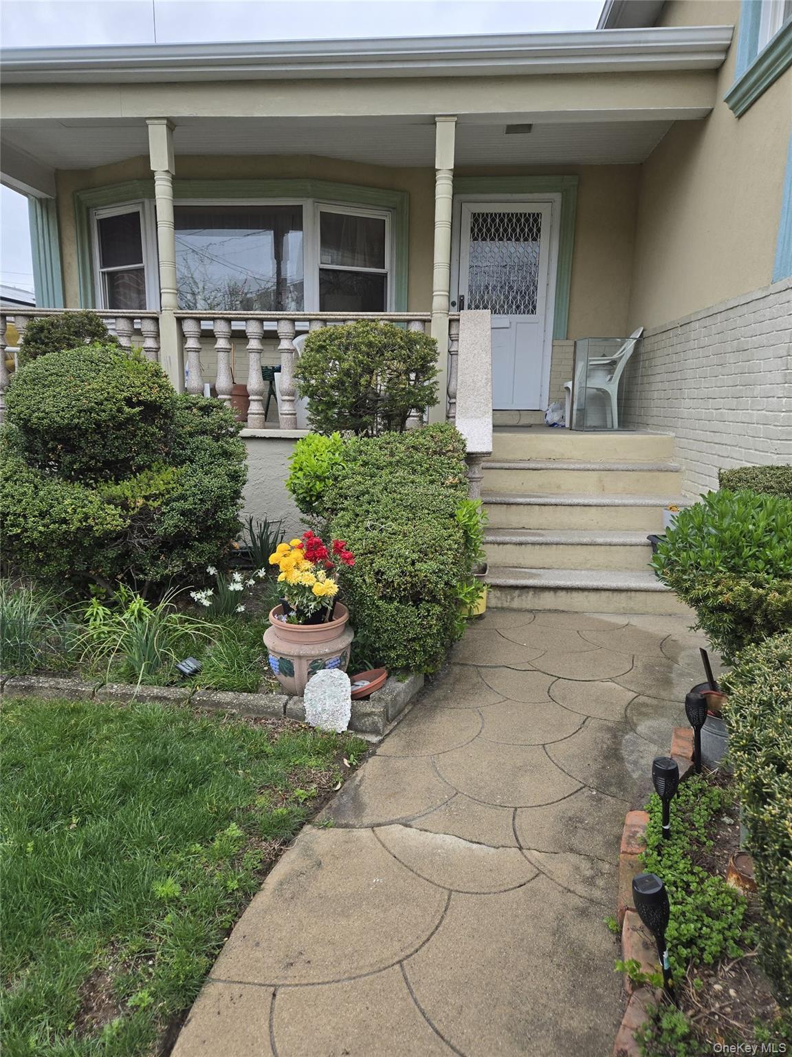 Single Family Bayswater  Queens, NY 11691, MLS-989563-2