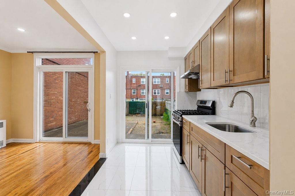 Single Family Fresh Meadow Queens, NY 11365, MLS-989565-13