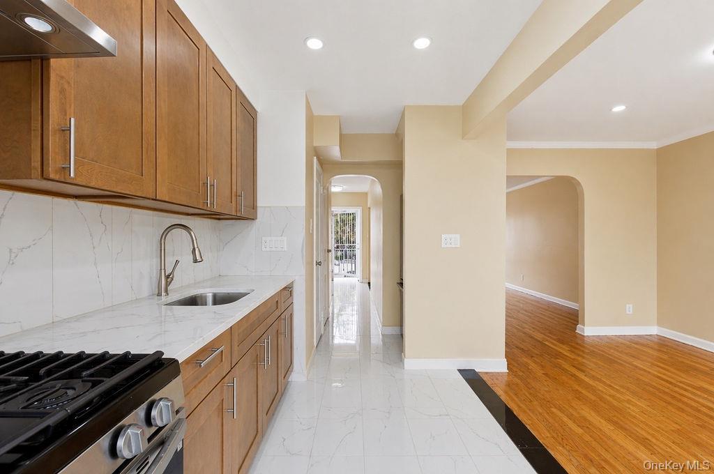 Single Family Fresh Meadow Queens, NY 11365, MLS-989565-14