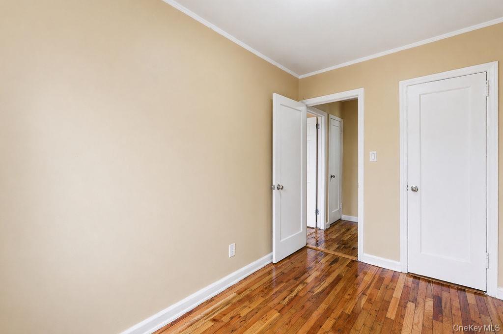Single Family Fresh Meadow Queens, NY 11365, MLS-989565-20