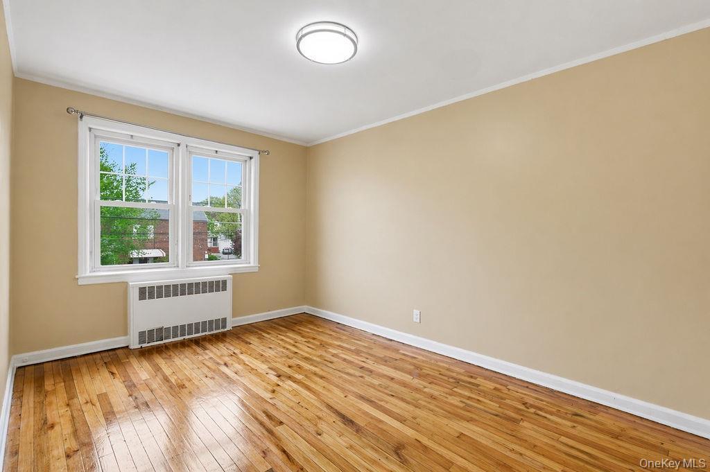 Single Family Fresh Meadow Queens, NY 11365, MLS-989565-21