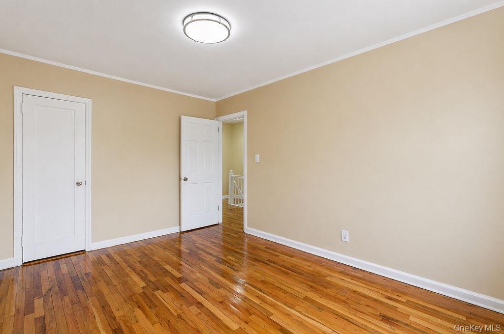 Single Family Fresh Meadow Queens, NY 11365, MLS-989565-22