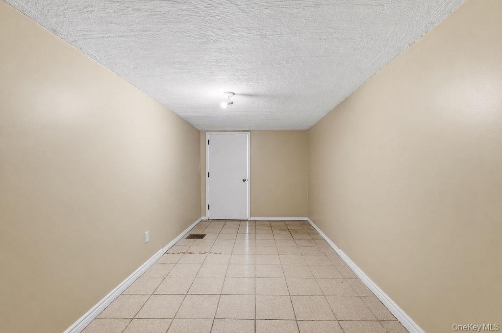 Single Family Fresh Meadow Queens, NY 11365, MLS-989565-29