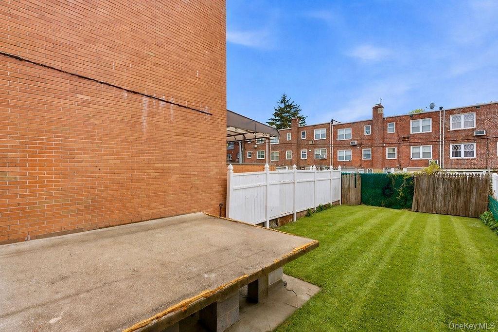 Single Family Fresh Meadow Queens, NY 11365, MLS-989565-32