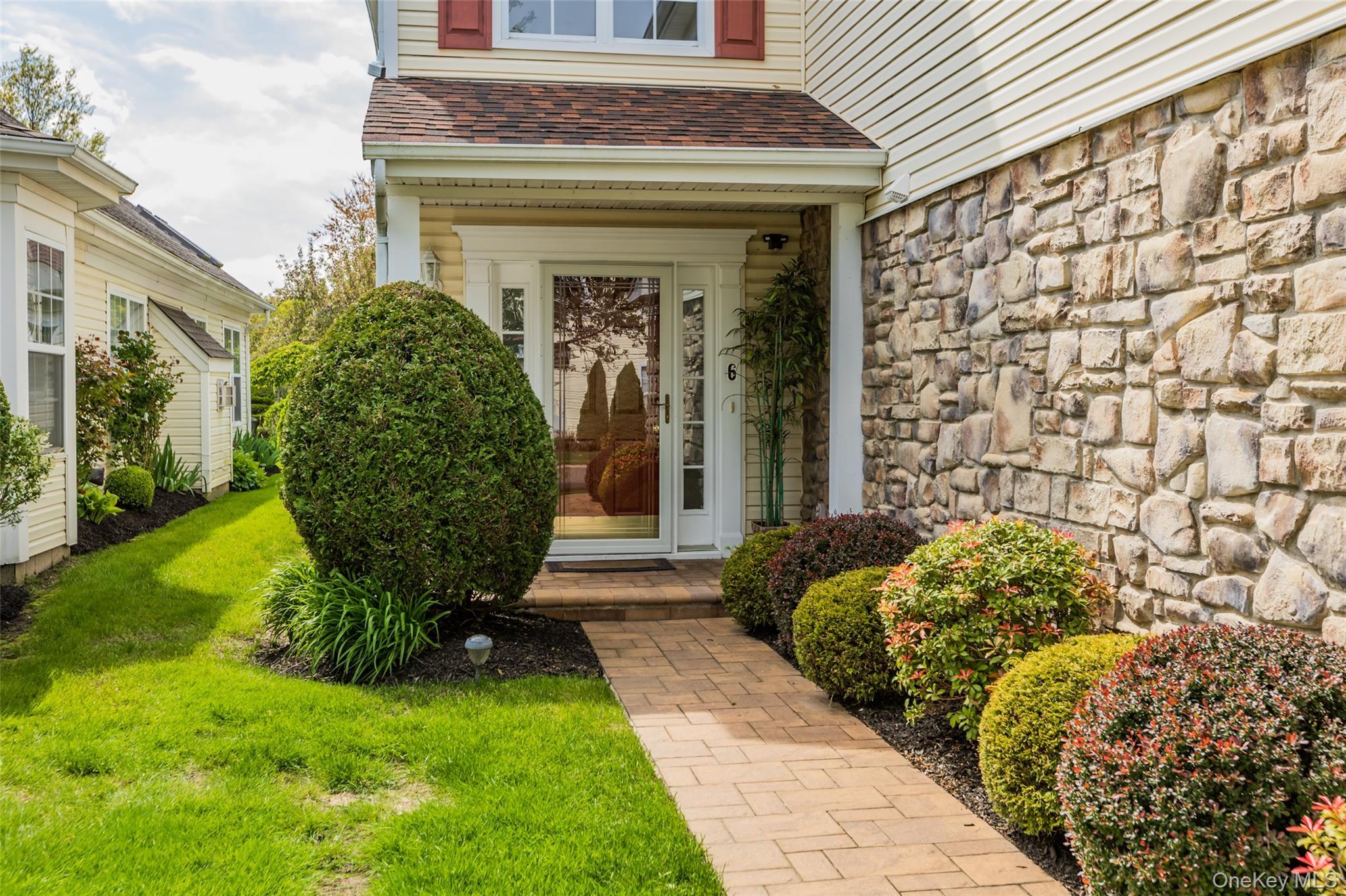 Single Family Julia Circle Suffolk County, NY 11953, MLS-989571-2