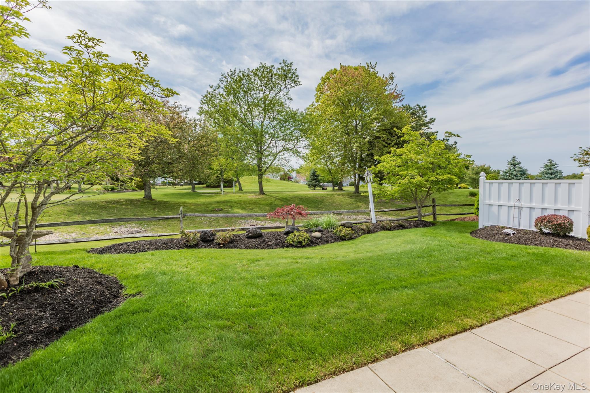 Single Family Julia Circle Suffolk County, NY 11953, MLS-989571-3
