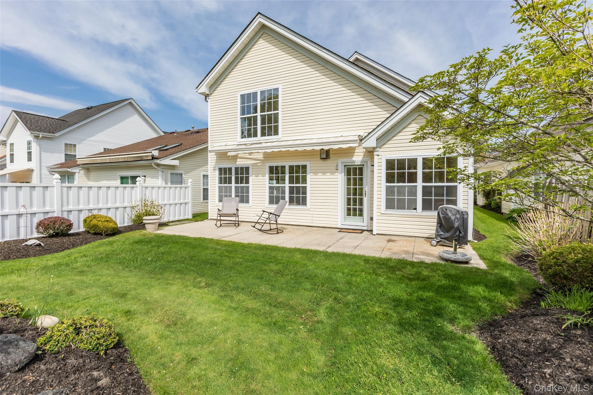 Single Family Julia Circle Suffolk County, NY 11953, MLS-989571-5