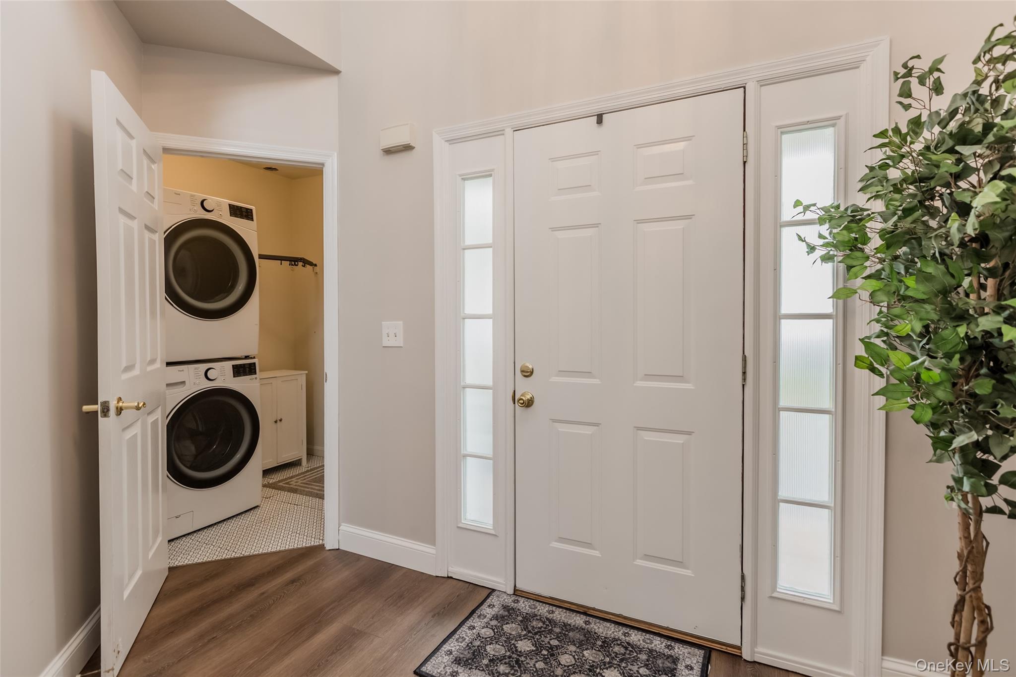 Single Family Julia Circle Suffolk County, NY 11953, MLS-989571-6