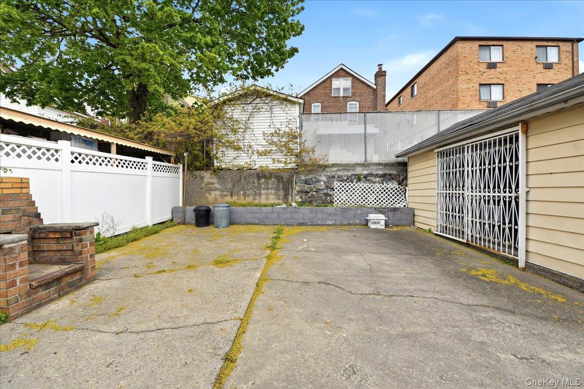 Single Family Ely  Bronx, NY 10469, MLS-989577-17