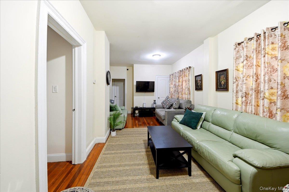 Single Family Ely  Bronx, NY 10469, MLS-989577-2