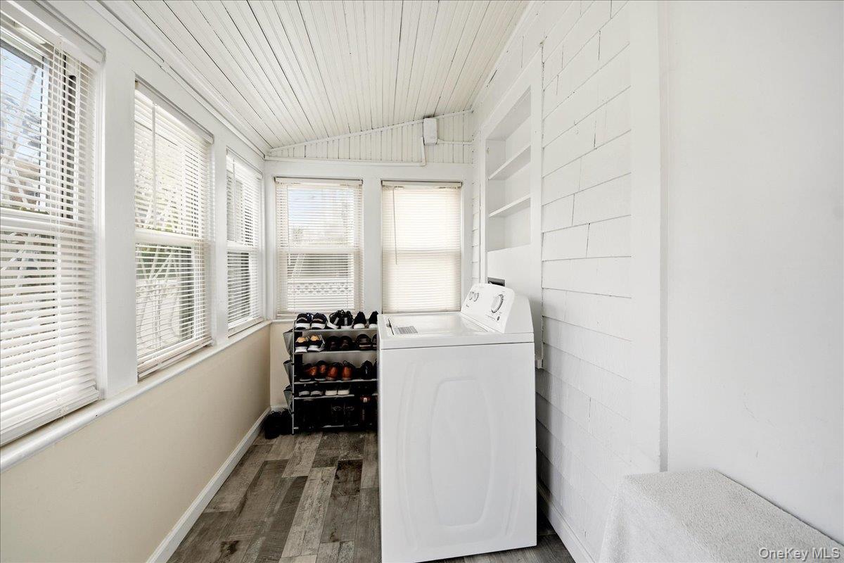 Single Family Ely  Bronx, NY 10469, MLS-989577-20