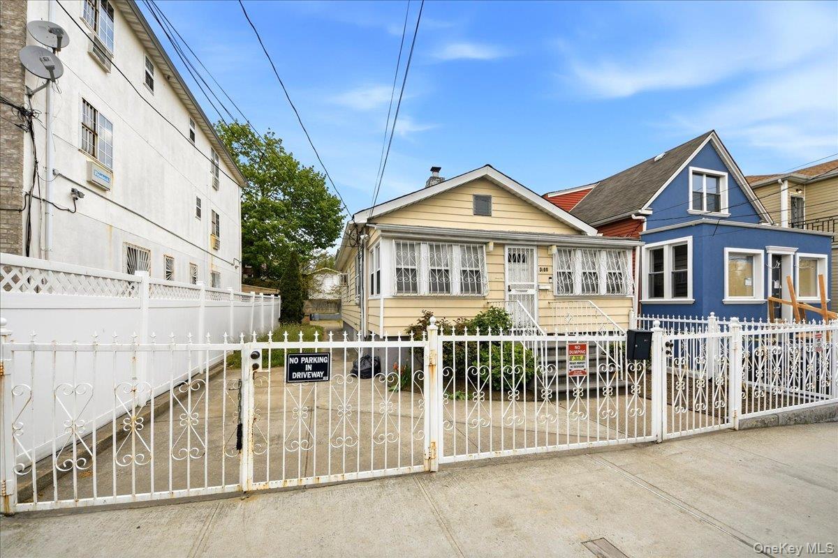 Single Family Ely  Bronx, NY 10469, MLS-989577-21