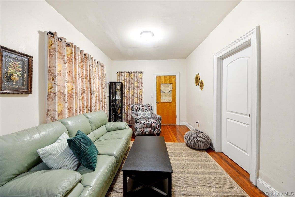 Single Family Ely  Bronx, NY 10469, MLS-989577-3