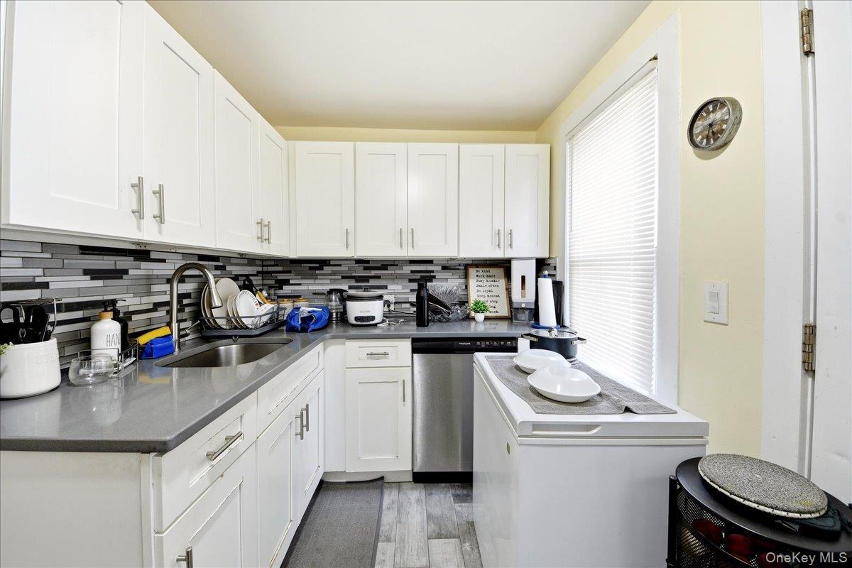 Single Family Ely  Bronx, NY 10469, MLS-989577-5