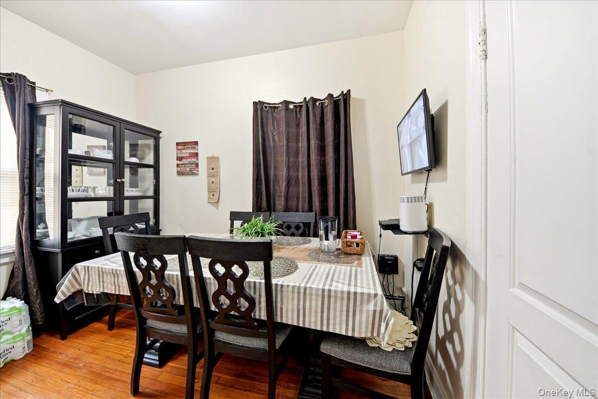 Single Family Ely  Bronx, NY 10469, MLS-989577-7