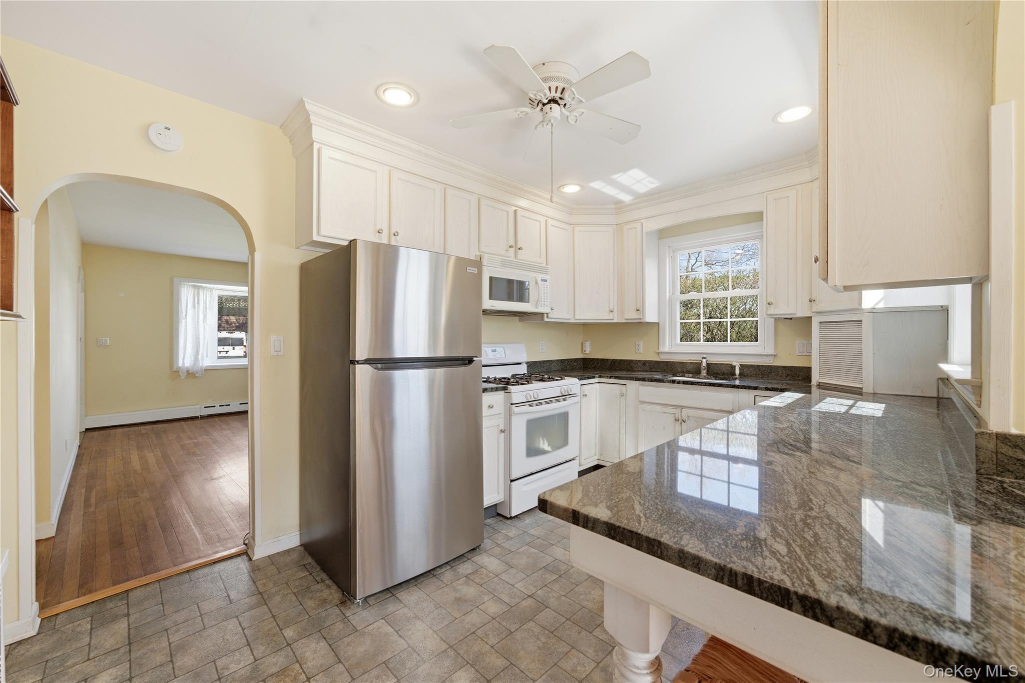 Single Family Central  Suffolk County, NY 11701, MLS-989580-28