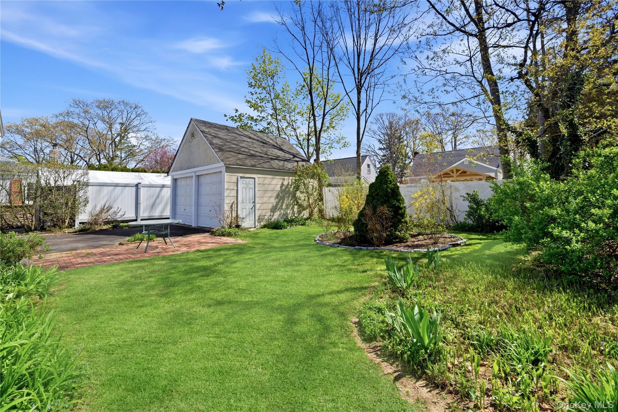 Single Family Central  Suffolk County, NY 11701, MLS-989580-44