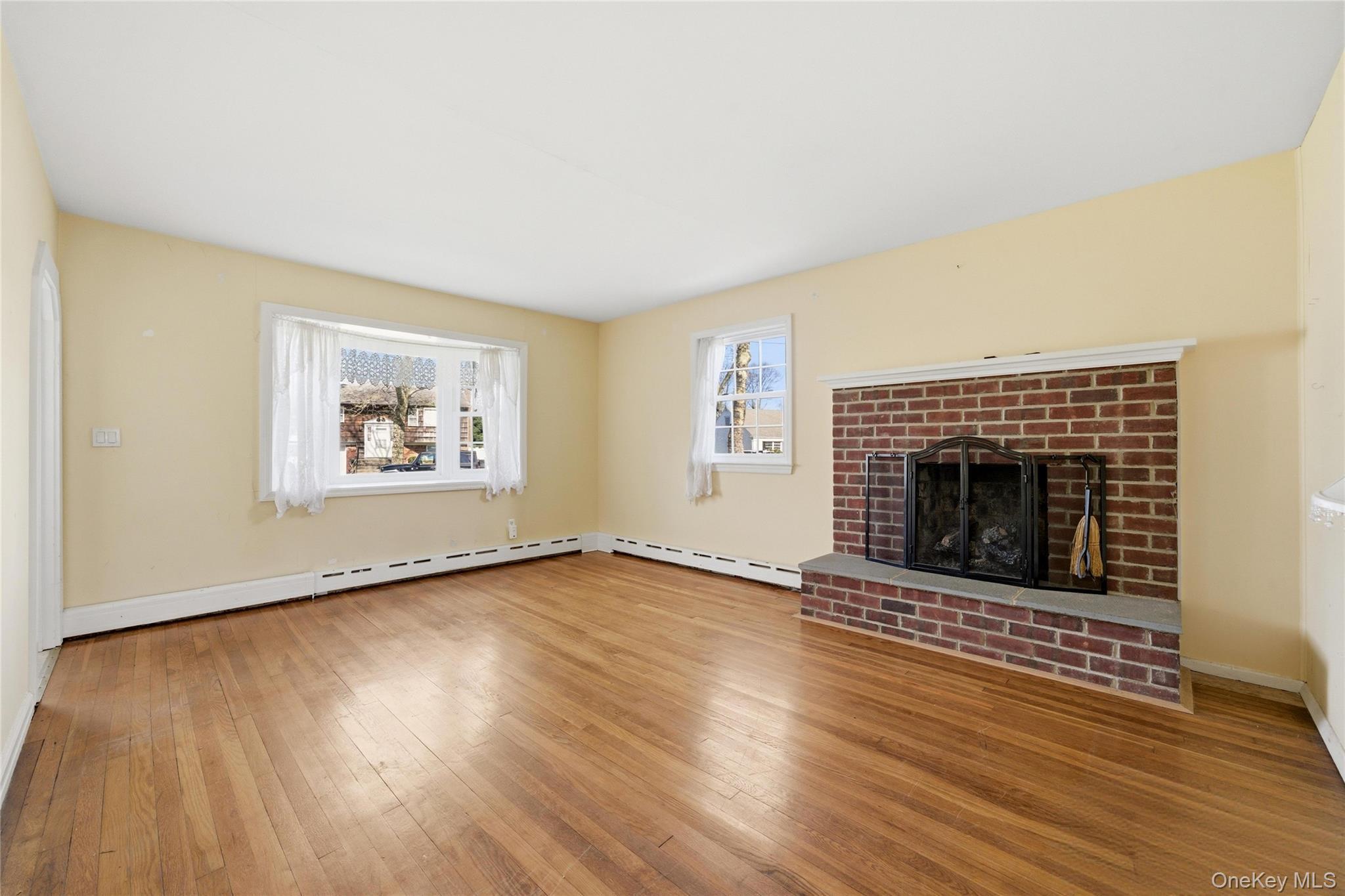 Single Family Central  Suffolk County, NY 11701, MLS-989580-9