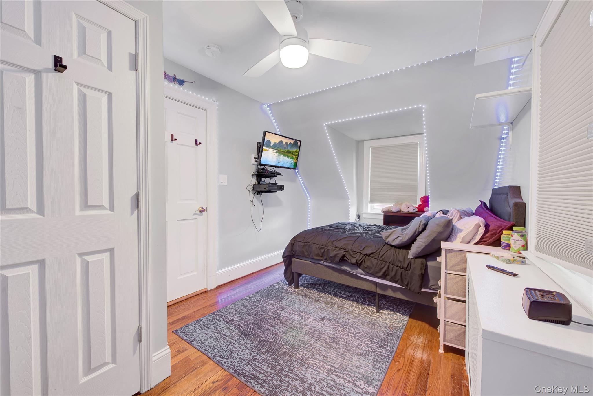 Single Family Argyle  Nassau County, NY 11566, MLS-989582-16