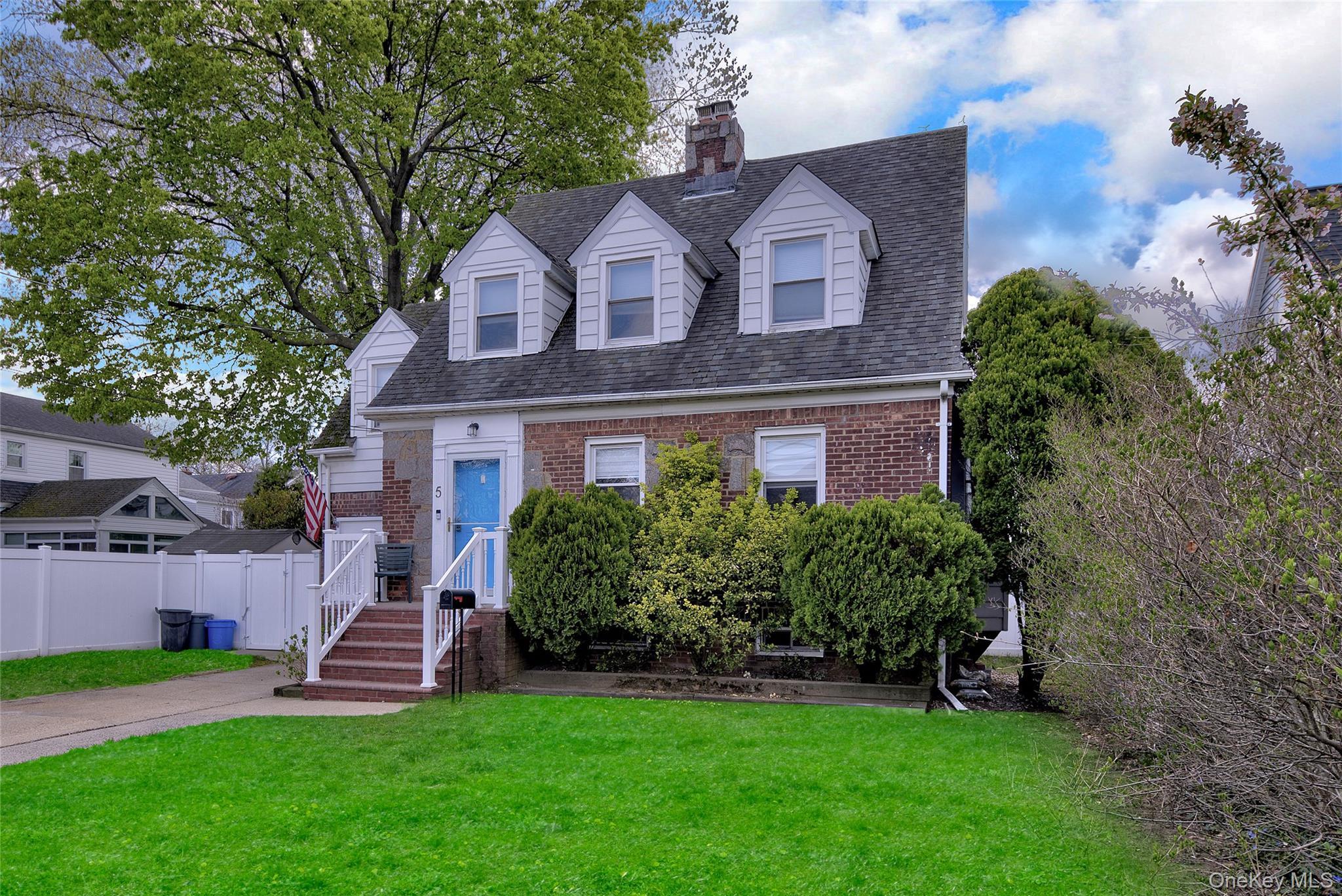 Single Family Argyle  Nassau County, NY 11566, MLS-989582-2