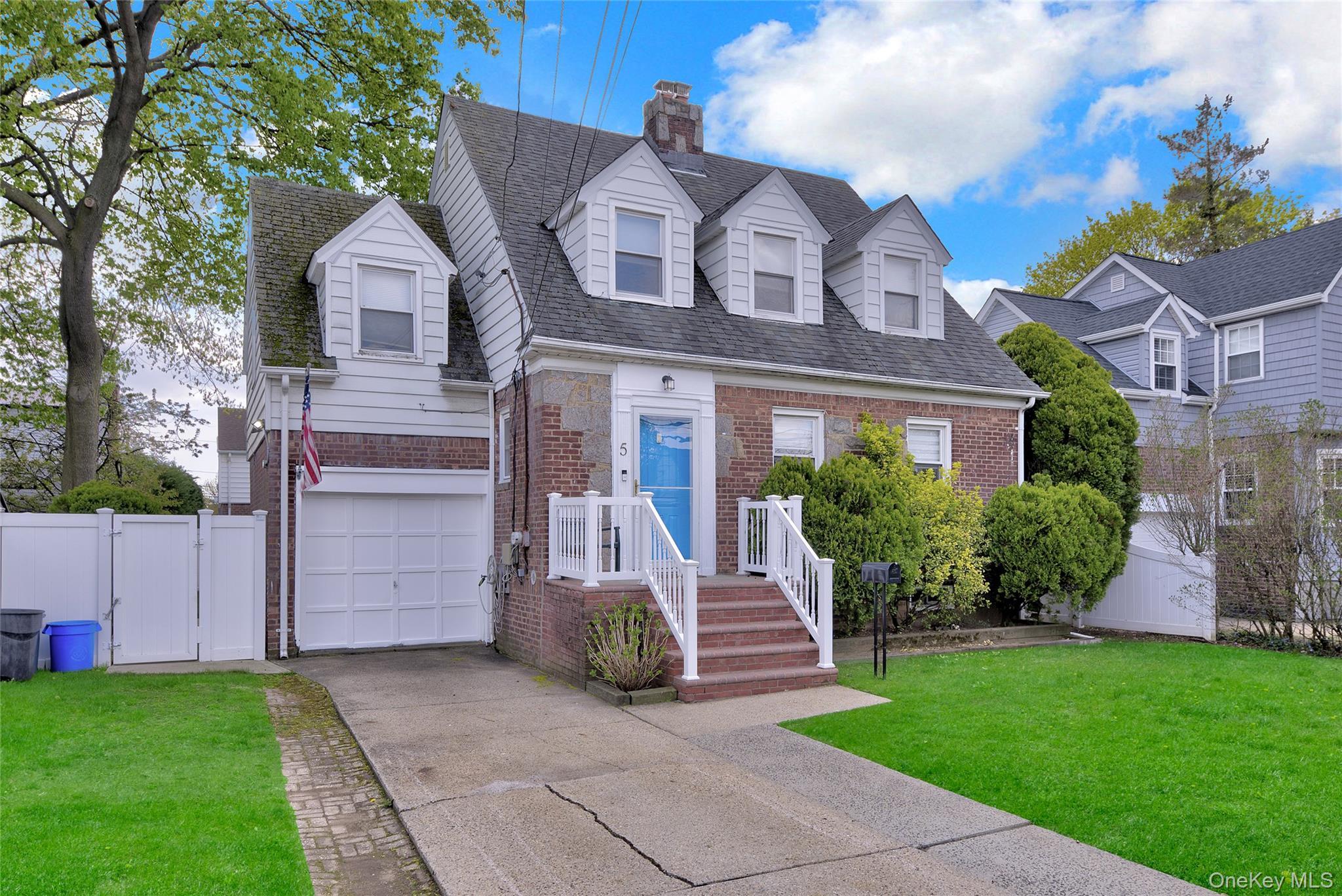 Single Family Argyle  Nassau County, NY 11566, MLS-989582-3