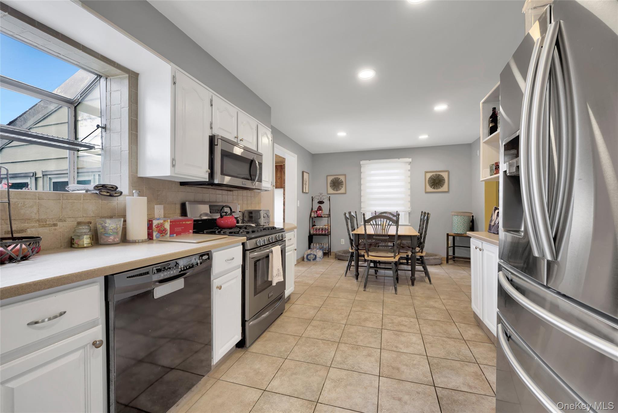 Single Family Argyle  Nassau County, NY 11566, MLS-989582-6