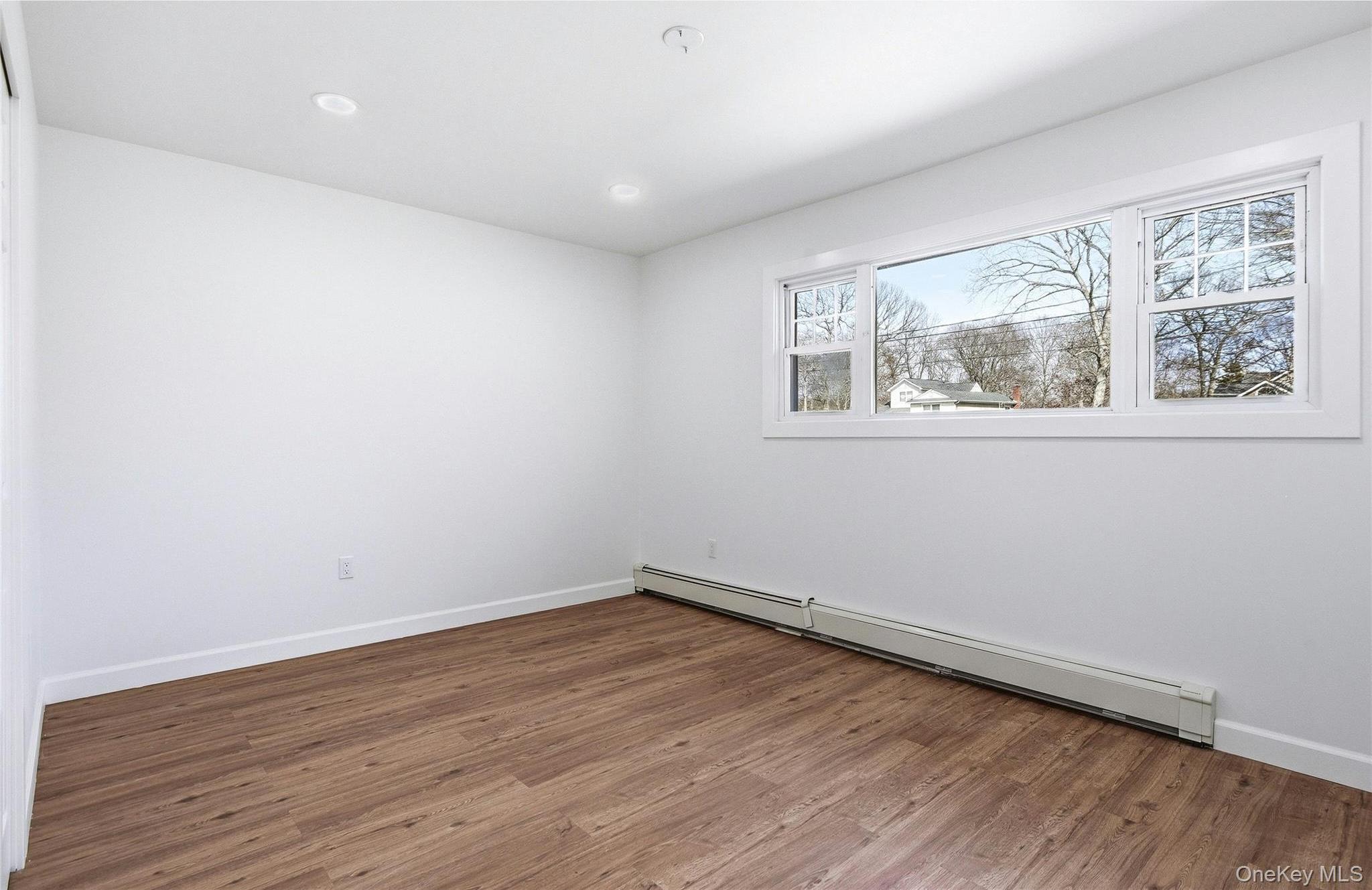 Single Family Pennaquid  Suffolk County, NY 11727, MLS-989598-22