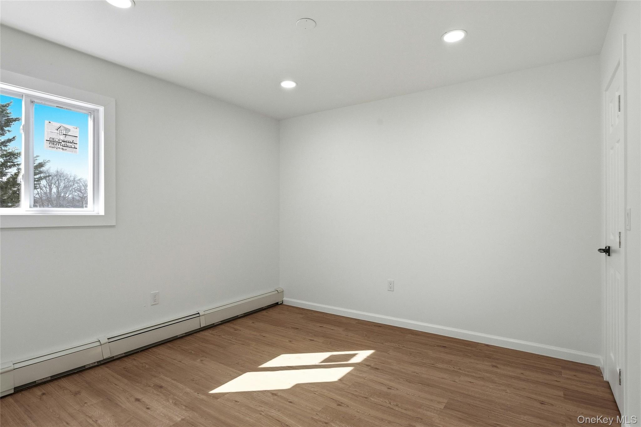 Single Family Pennaquid  Suffolk County, NY 11727, MLS-989598-25