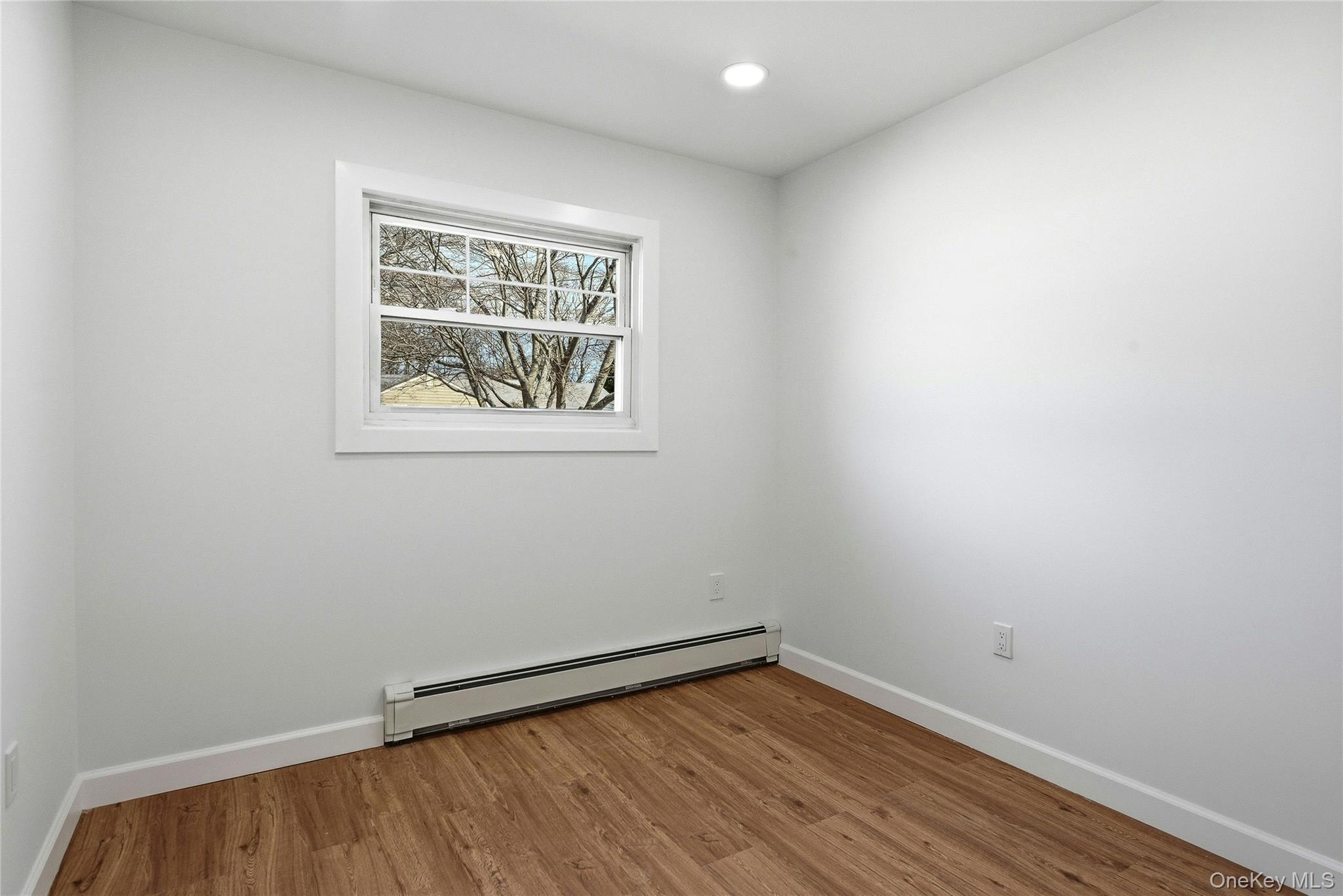 Single Family Pennaquid  Suffolk County, NY 11727, MLS-989598-27