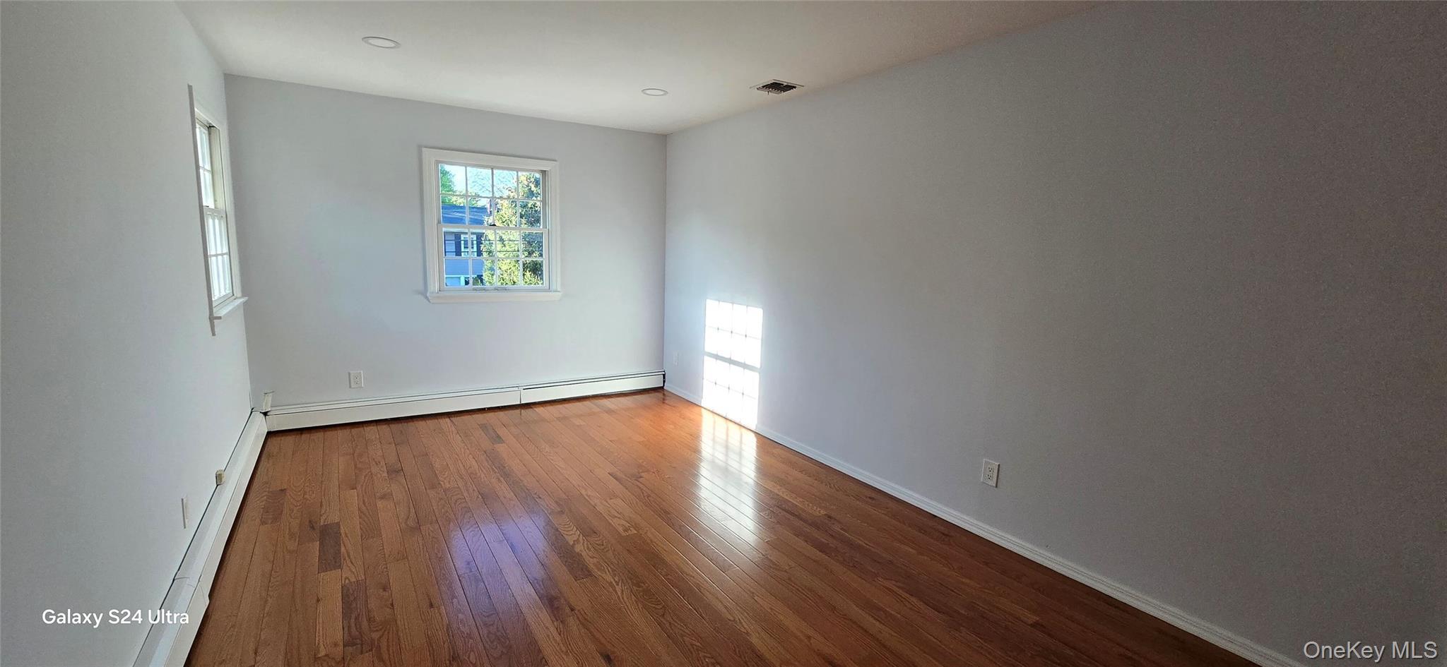 Single Family 14th Suffolk County, NY 11746, MLS-989616-12
