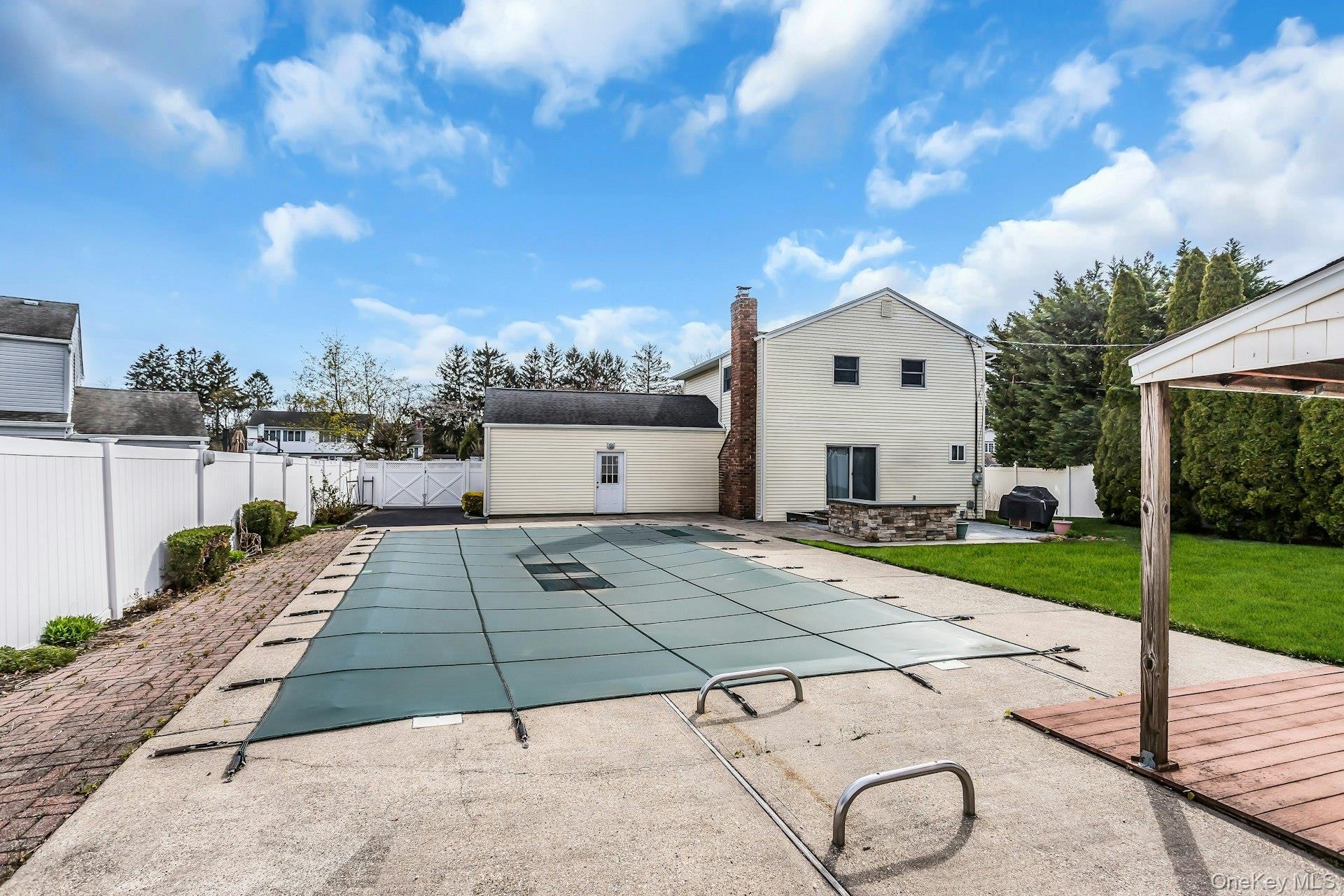 Single Family Primrose  Suffolk County, NY 11754, MLS-989658-20