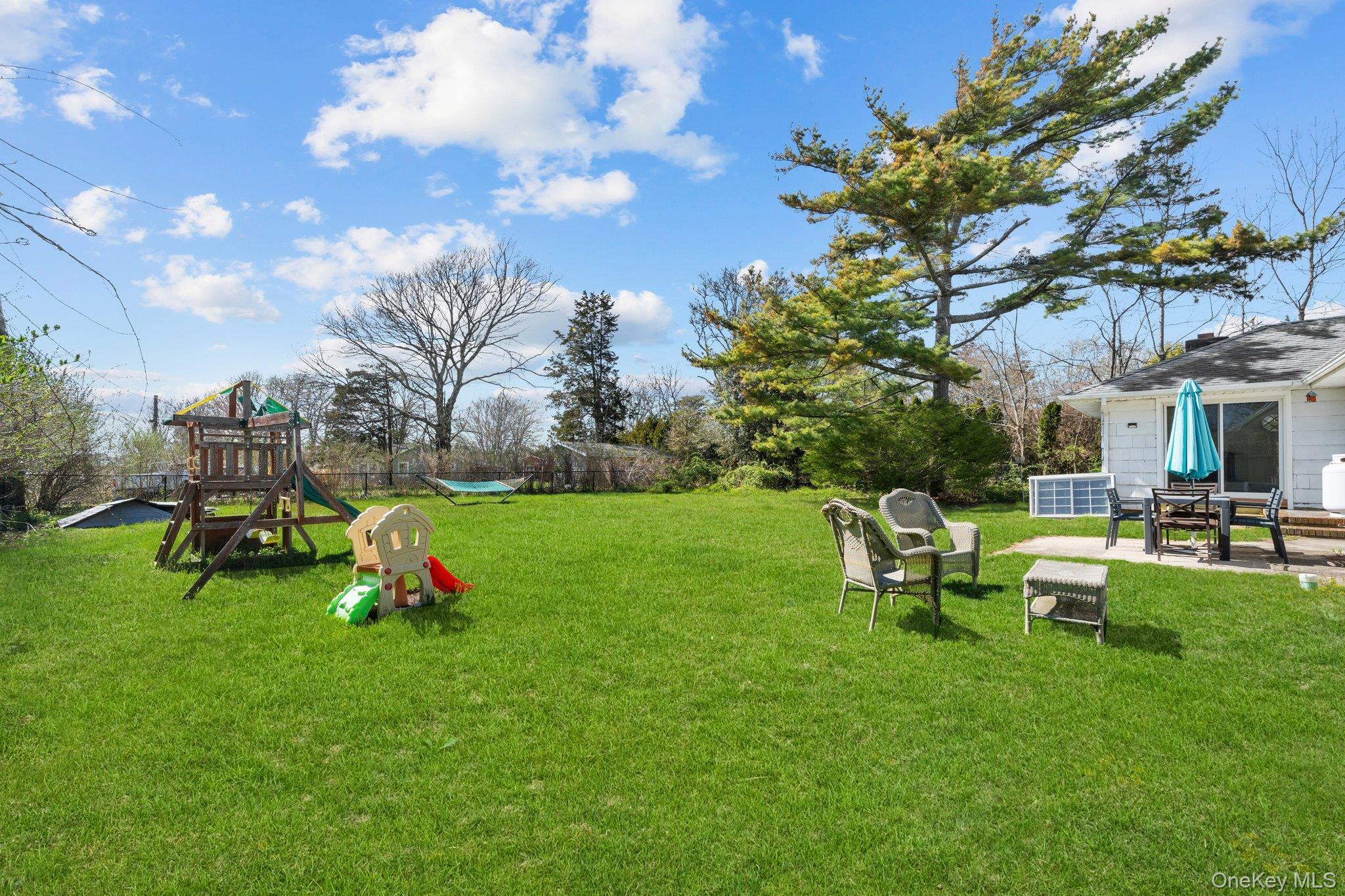 Single Family Evergreen  Suffolk County, NY 11940, MLS-989662-5