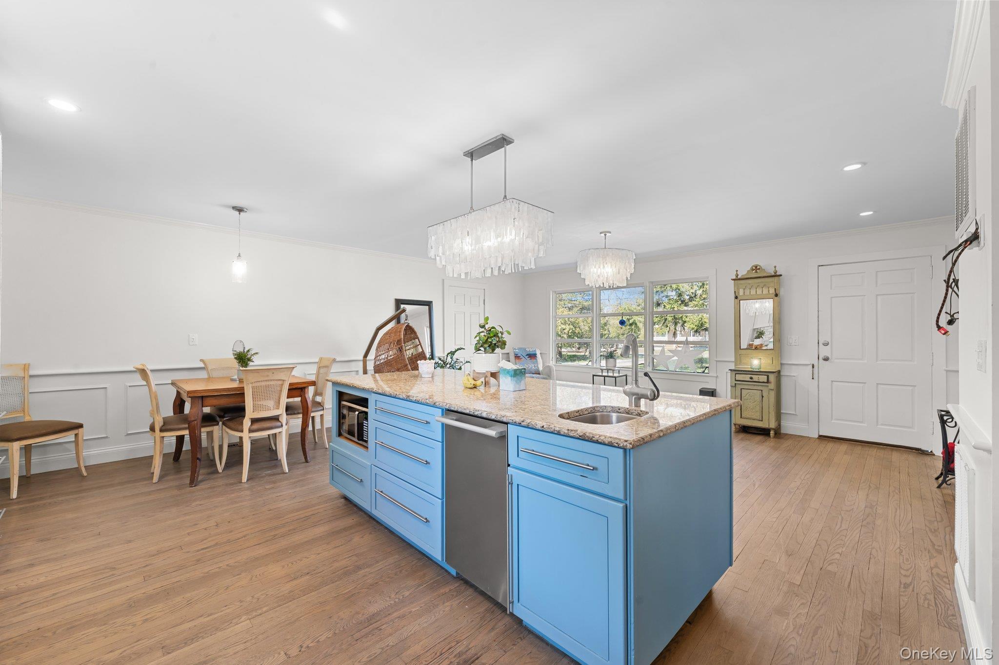 Single Family Evergreen  Suffolk County, NY 11940, MLS-989662-8