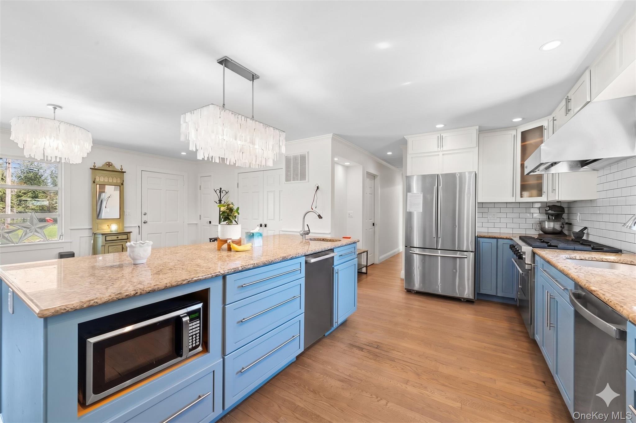 Single Family Evergreen  Suffolk County, NY 11940, MLS-989662-9