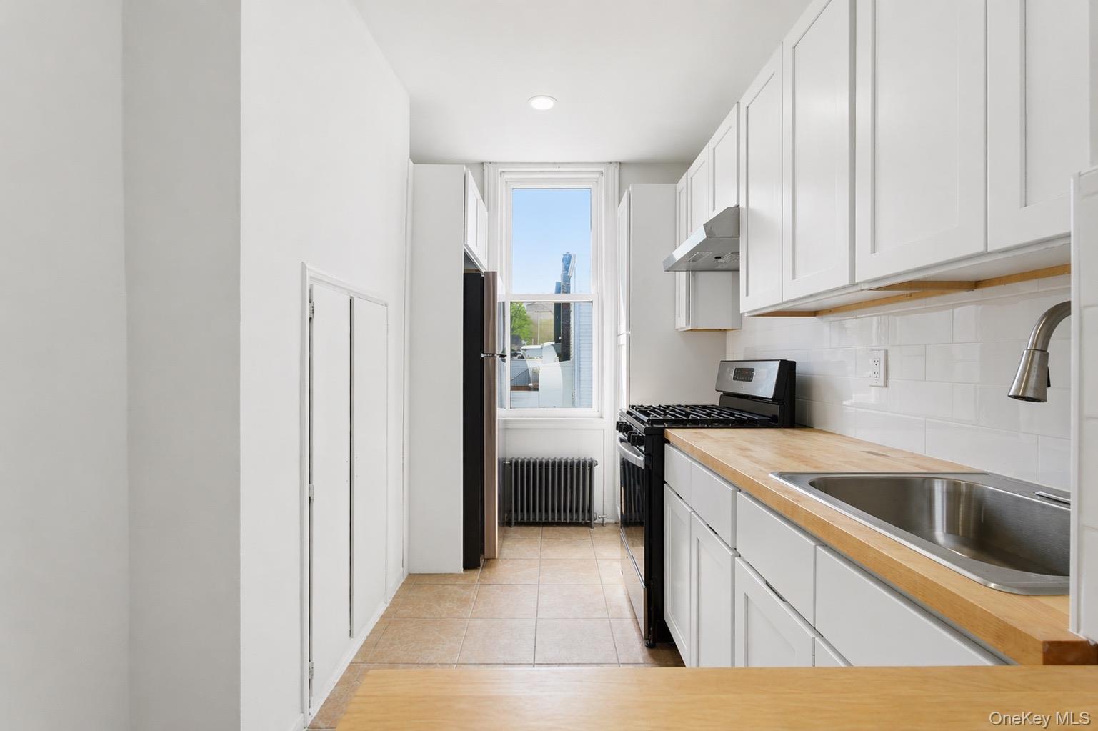 Single Family Cooper  Queens, NY 11385, MLS-989707-7