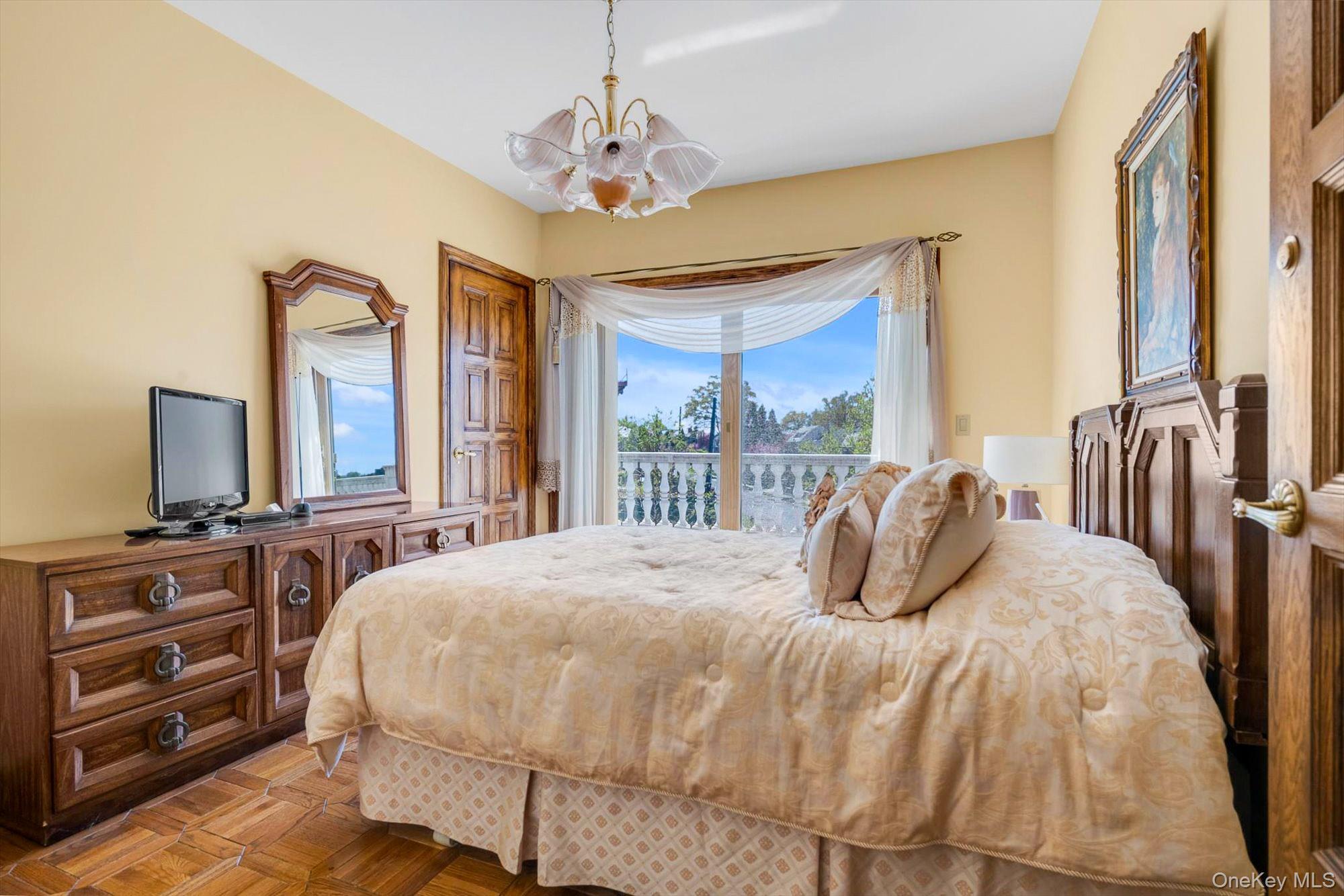 Single Family Malba Drive Queens, NY 11357, MLS-989708-21