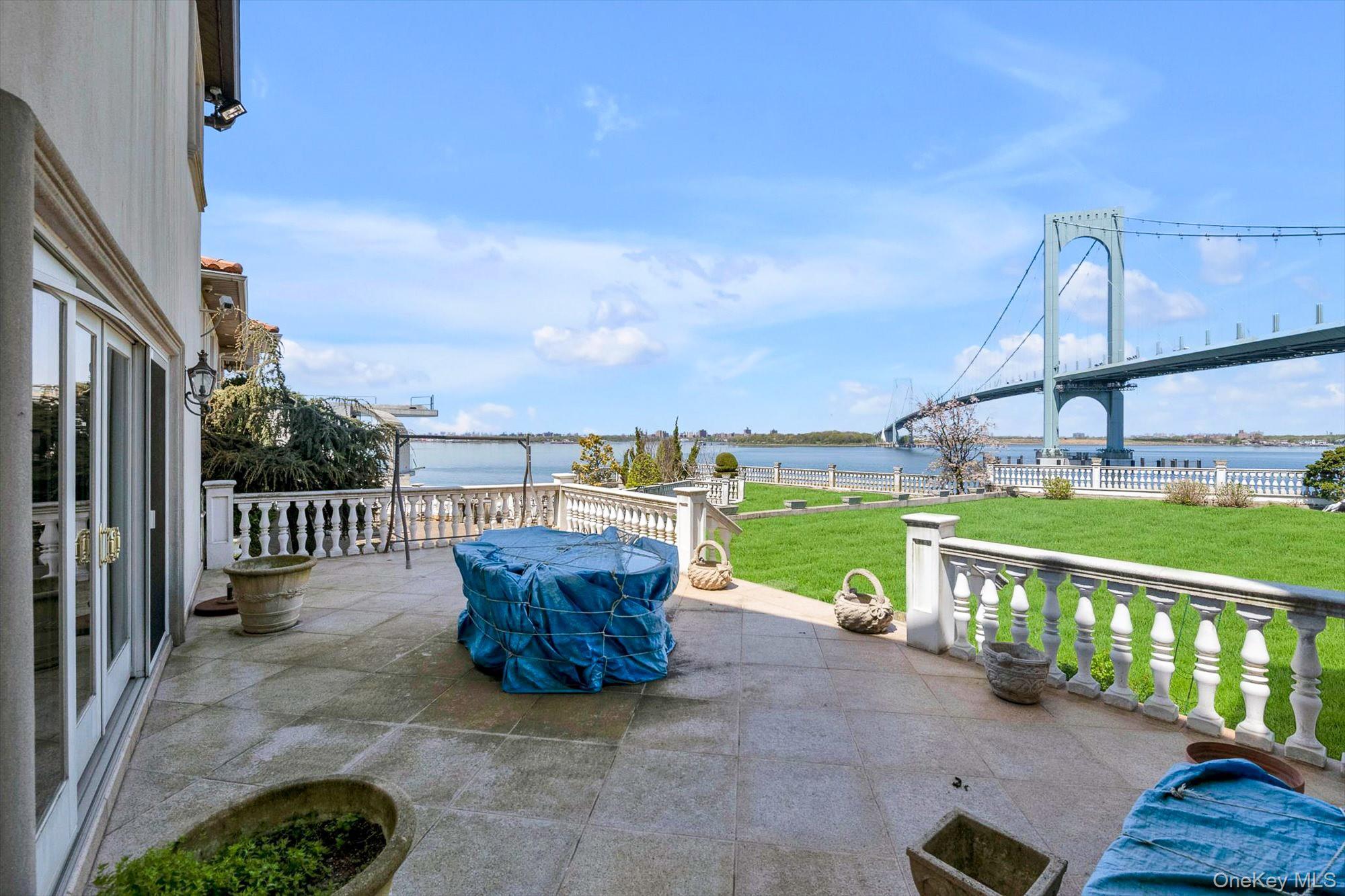 Single Family Malba Drive Queens, NY 11357, MLS-989708-31