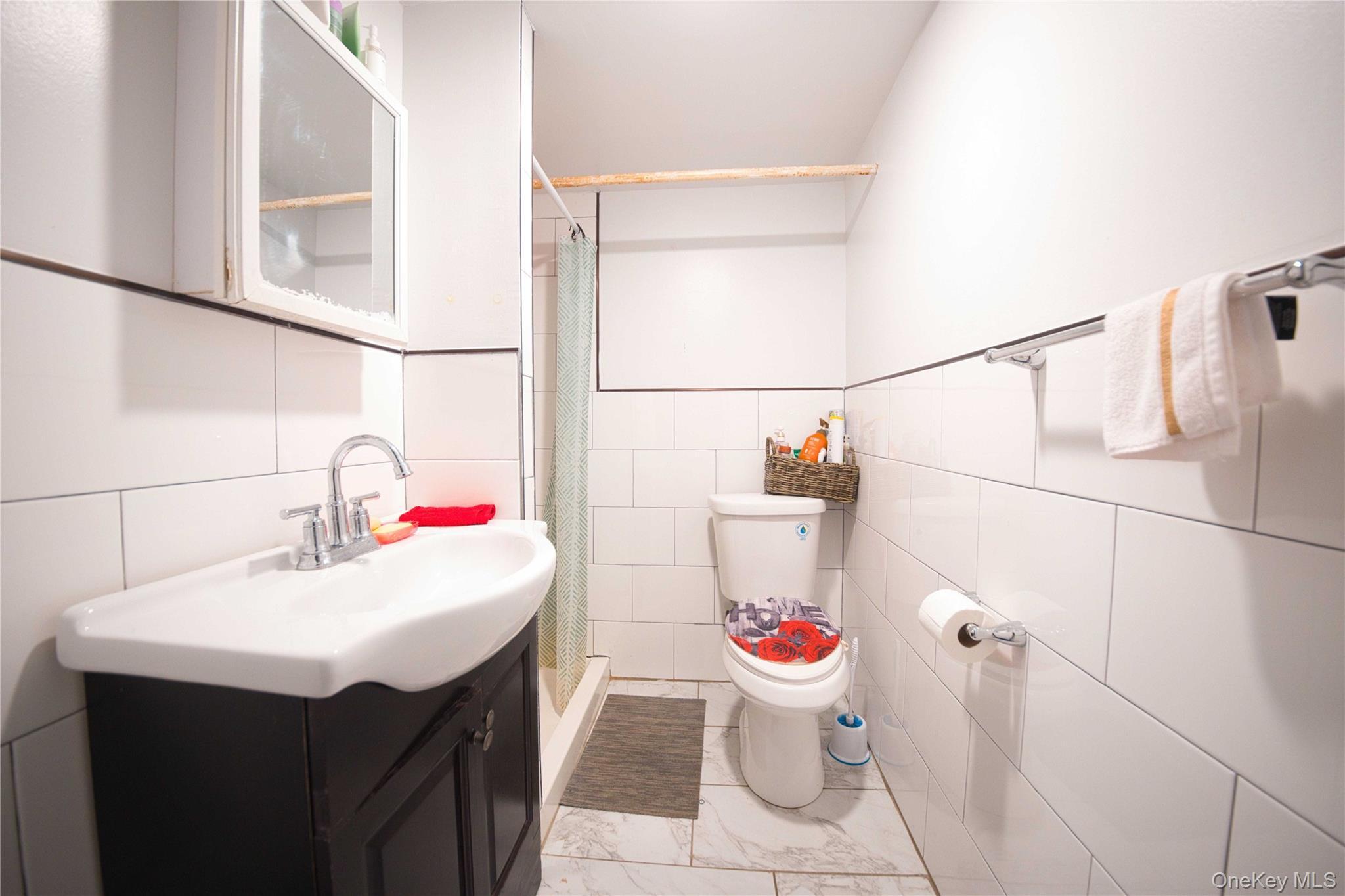 Single Family Cheshire Road Nassau County, NY 11714, MLS-989728-21