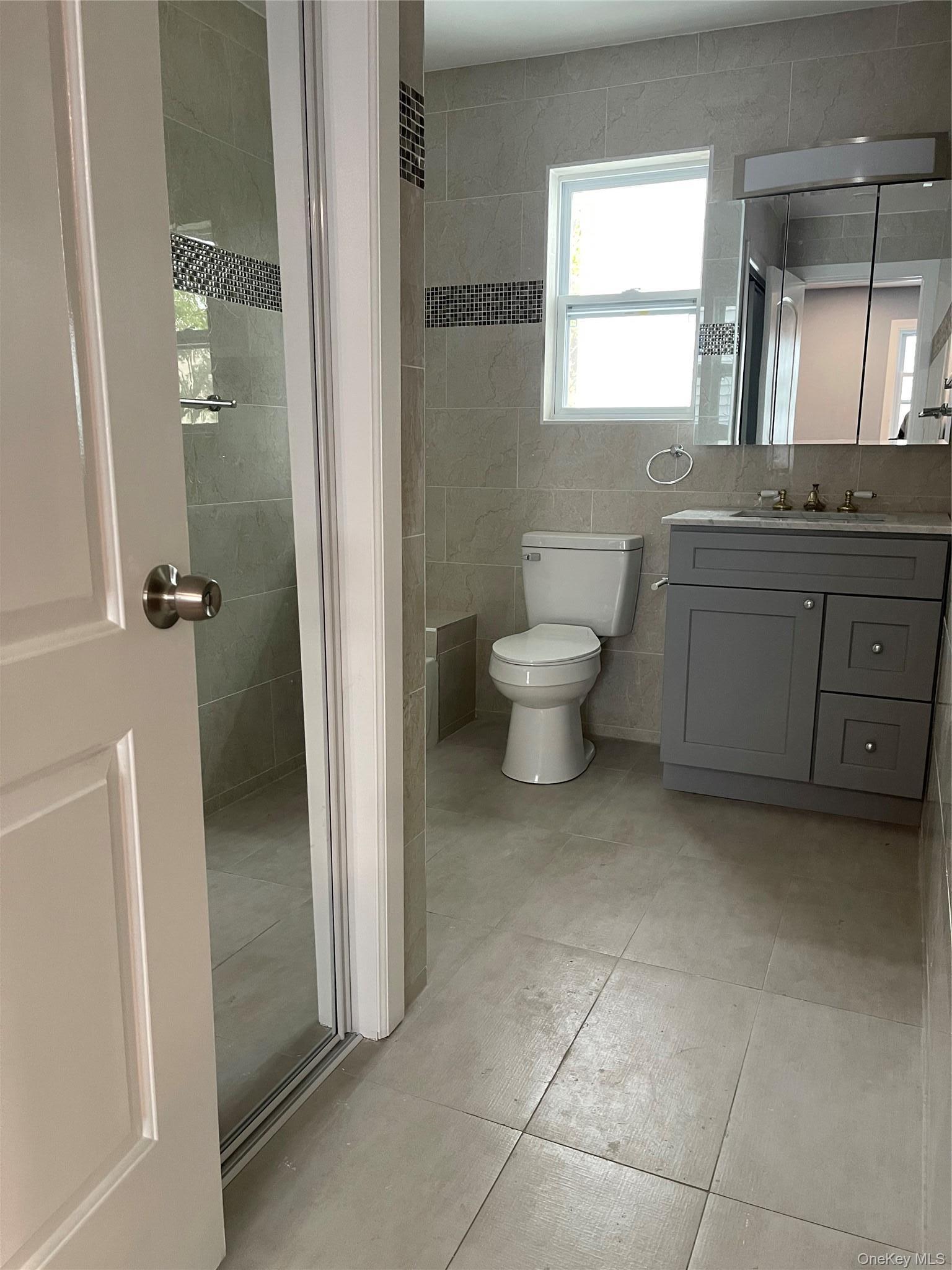 Single Family Covert  Nassau County, NY 11550, MLS-989742-2