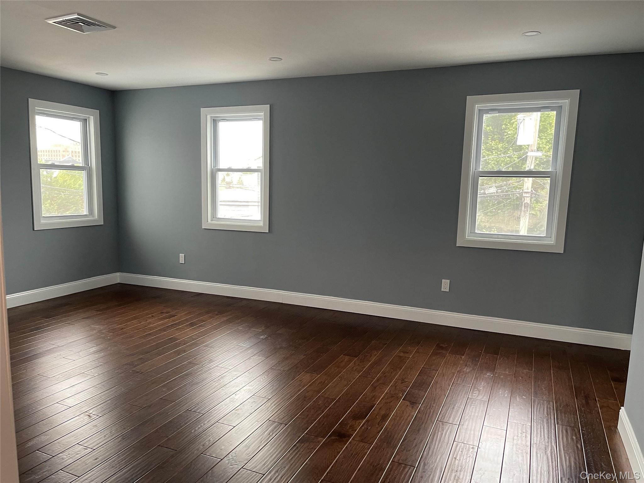 Single Family Covert  Nassau County, NY 11550, MLS-989742-3